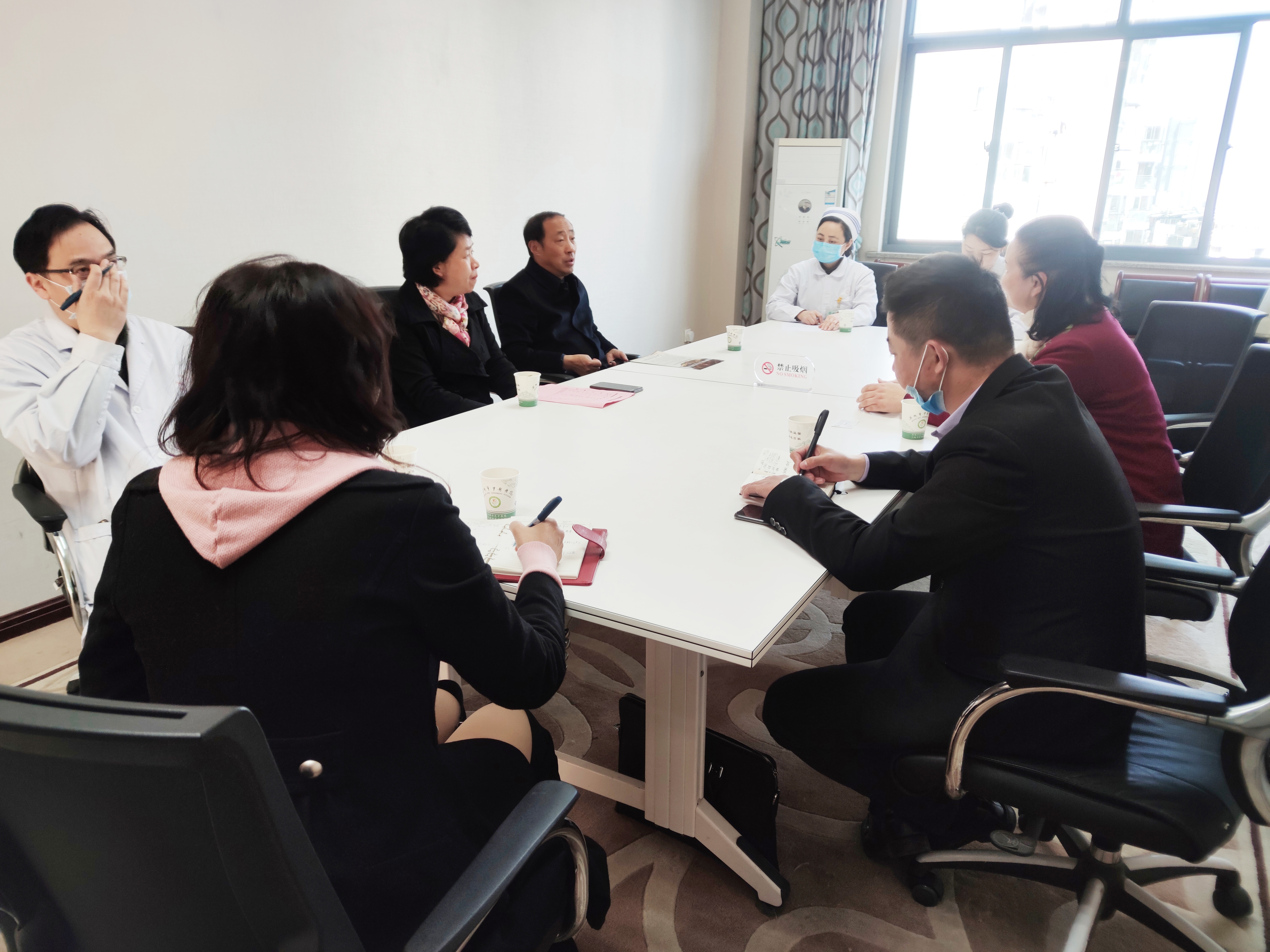 我院分管領(lǐng)導楊光偉一行實地調(diào)研好德春來養(yǎng)老院(圖2)
