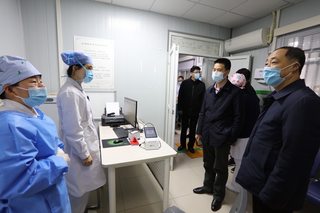 市衛(wèi)健委副主任王少華一行來我院慰問春節(jié)期間堅守崗位及留蕪過年醫(yī)務工作者(圖5)