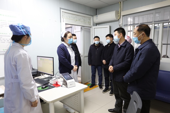 市衛(wèi)健委副主任王少華一行來我院慰問春節(jié)期間堅守崗位及留蕪過年醫(yī)務工作者(圖6)