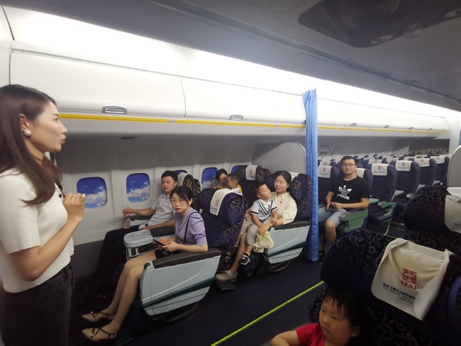 我院內四支部與蕪湖職業(yè)技術學院應用外語學院黨總支聯(lián)合開展主題黨日活動(圖3)