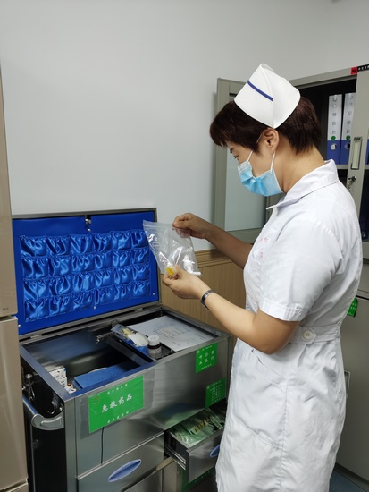 護理部開展國慶節(jié)前安全大檢查(圖1)