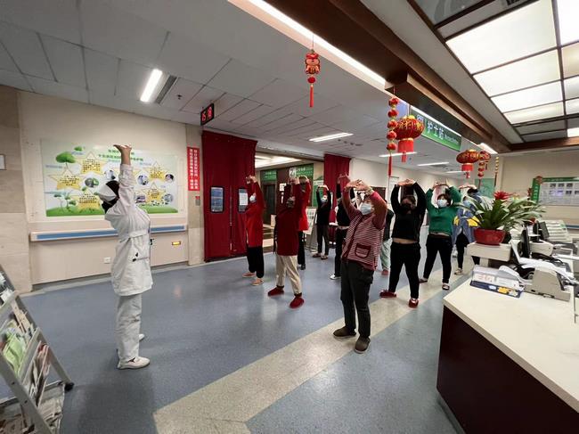 呵護(hù)女性健康  綻放美麗人生 ——我院15病區(qū)開展女性健康知識講座(圖8)