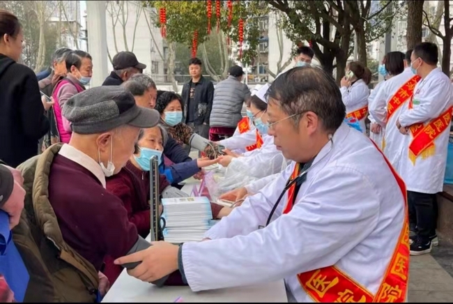 人人關注腎健康——我院腎病科開展“世界腎臟病日”義診活動(圖2)