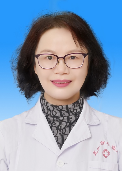 【首屆蕪湖市最美科技工作者】 發(fā)人民心聲 做醫(yī)學科研 以自身中醫(yī)之所學 為百姓鋪健康前行之路——記急診內(nèi)科、老年病科主任張榮珍(圖1)