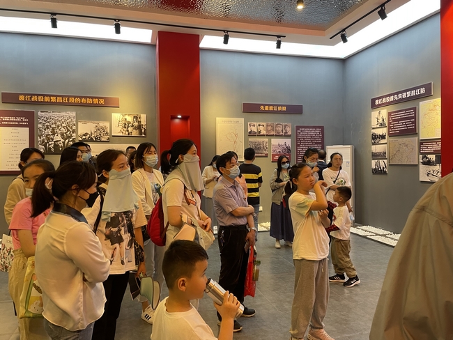 內(nèi)八內(nèi)九支部赴板子磯渡江戰(zhàn)役紀(jì)念館開(kāi)展主題黨日活動(dòng)(圖6)