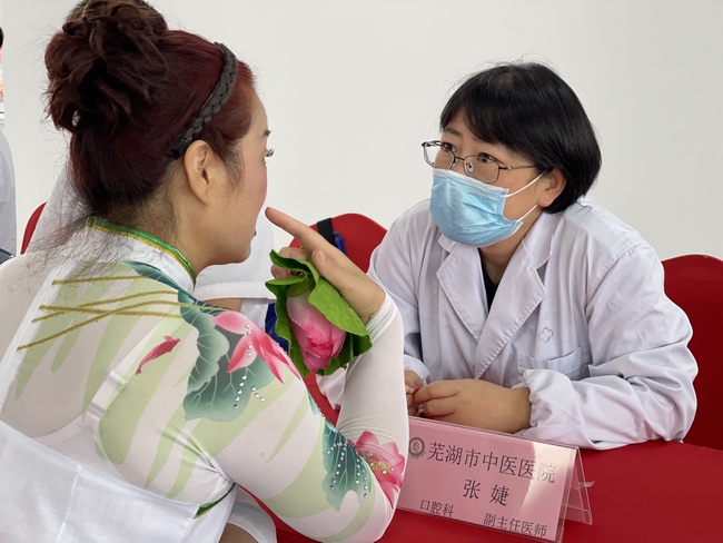 送醫(yī)下鄉(xiāng)護健康  專家義診顯真情 ——2022年蕪湖市文化科技衛(wèi)生“三下鄉(xiāng)”大型義診走進無為市紅廟鎮(zhèn)(圖4)