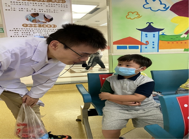 我院內(nèi)八支部開展兒科夏季傳染病防治夏令營(yíng)活動(dòng)(圖7)