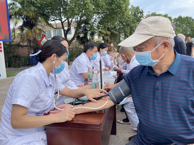 專家義診送真情 健康科普暖民心 ——2022年全國科普日活動暨健康巡講“百百千”健康義診活動走進南陵許鎮(zhèn)(圖5)