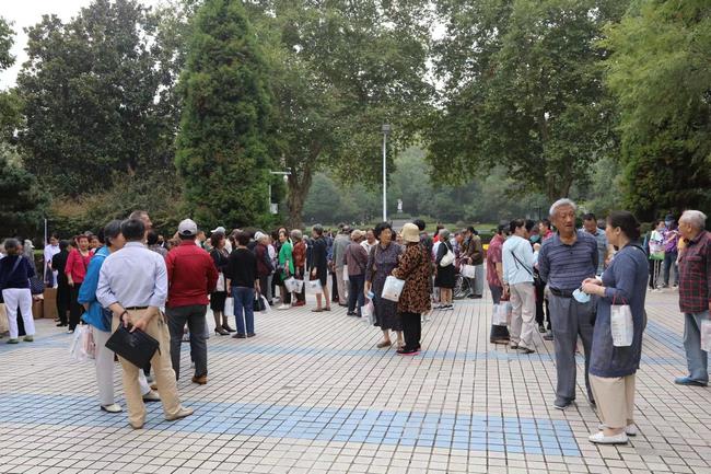 九九重陽(yáng) 與愛同行——院工會(huì)組織離退休職工開展“九九重陽(yáng)節(jié)游園”活動(dòng)(圖5)
