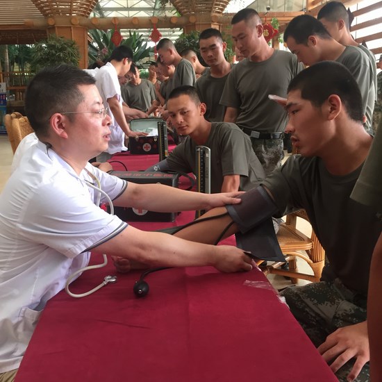 我院醫(yī)療隊(duì)慰問解放軍臨汾旅官兵(圖11)