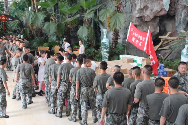 我院醫(yī)療隊(duì)慰問解放軍臨汾旅官兵(圖8)