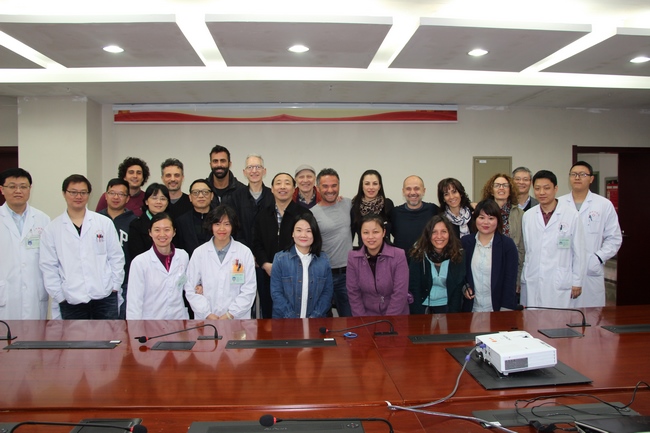 意大利ScuolaTao針灸學(xué)院一行11人來我院實(shí)習(xí)訪問(圖2)