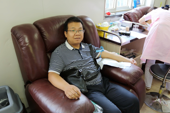 無償獻(xiàn)血 傳遞愛心——我院組織職工積極參與愛心獻(xiàn)血活動(dòng)(圖3)