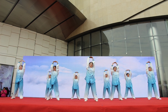 讀者節(jié)中醫(yī)院展臺“門庭若市”  特色中醫(yī)護(hù)理好評如潮(圖8)