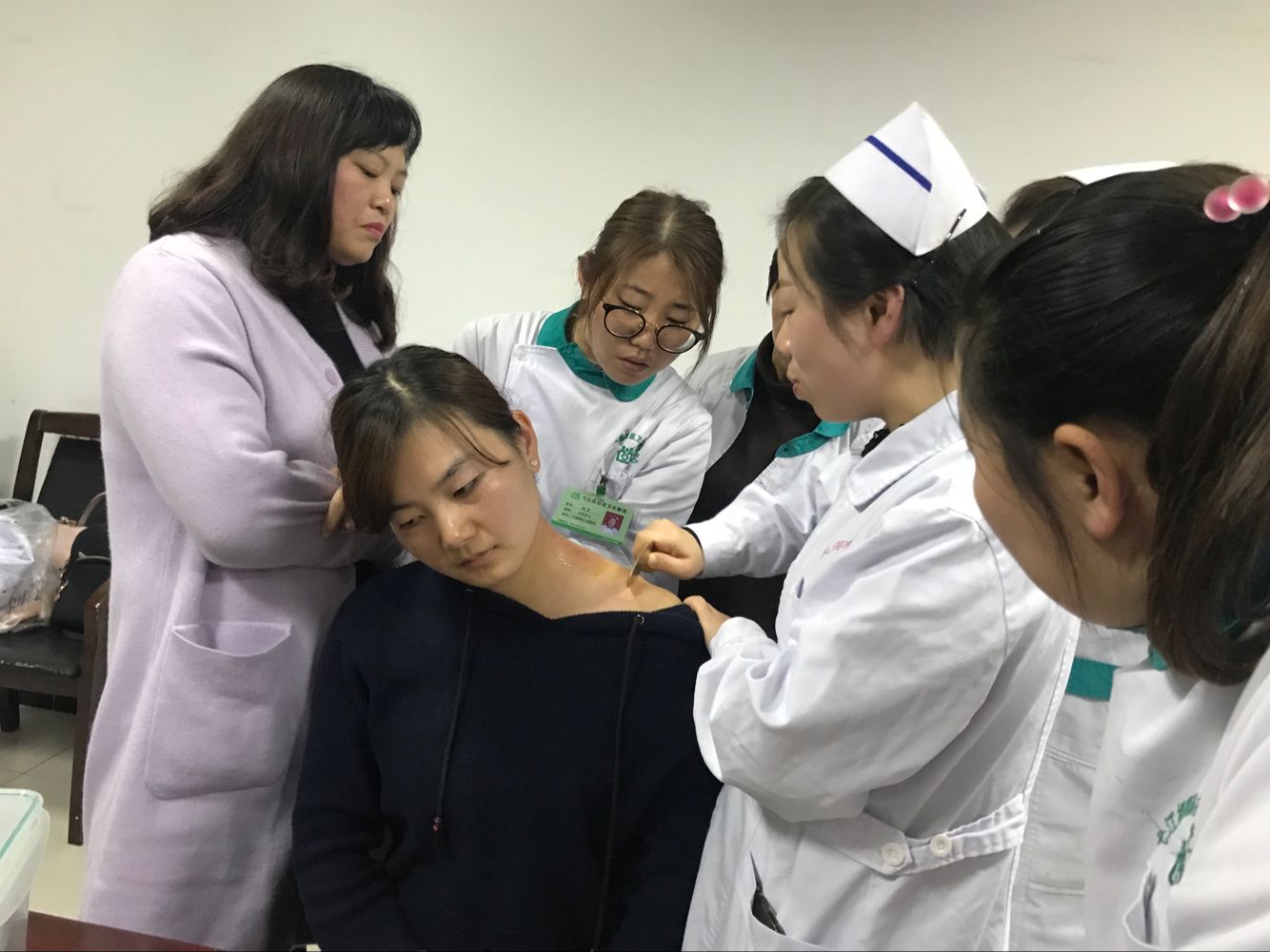 發(fā)揮中醫(yī)護(hù)理優(yōu)勢(shì)，延伸專科護(hù)理服務(wù) ——中醫(yī)護(hù)理團(tuán)隊(duì)走進(jìn)社區(qū)活動(dòng)報(bào)道(圖3)
