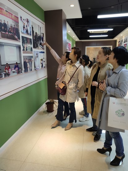 見(jiàn)證發(fā)展變遷 傳承中醫(yī)文化-----弋江橋街道社區(qū)衛(wèi)生服務(wù)中心來(lái)我院院史館參觀(圖2)
