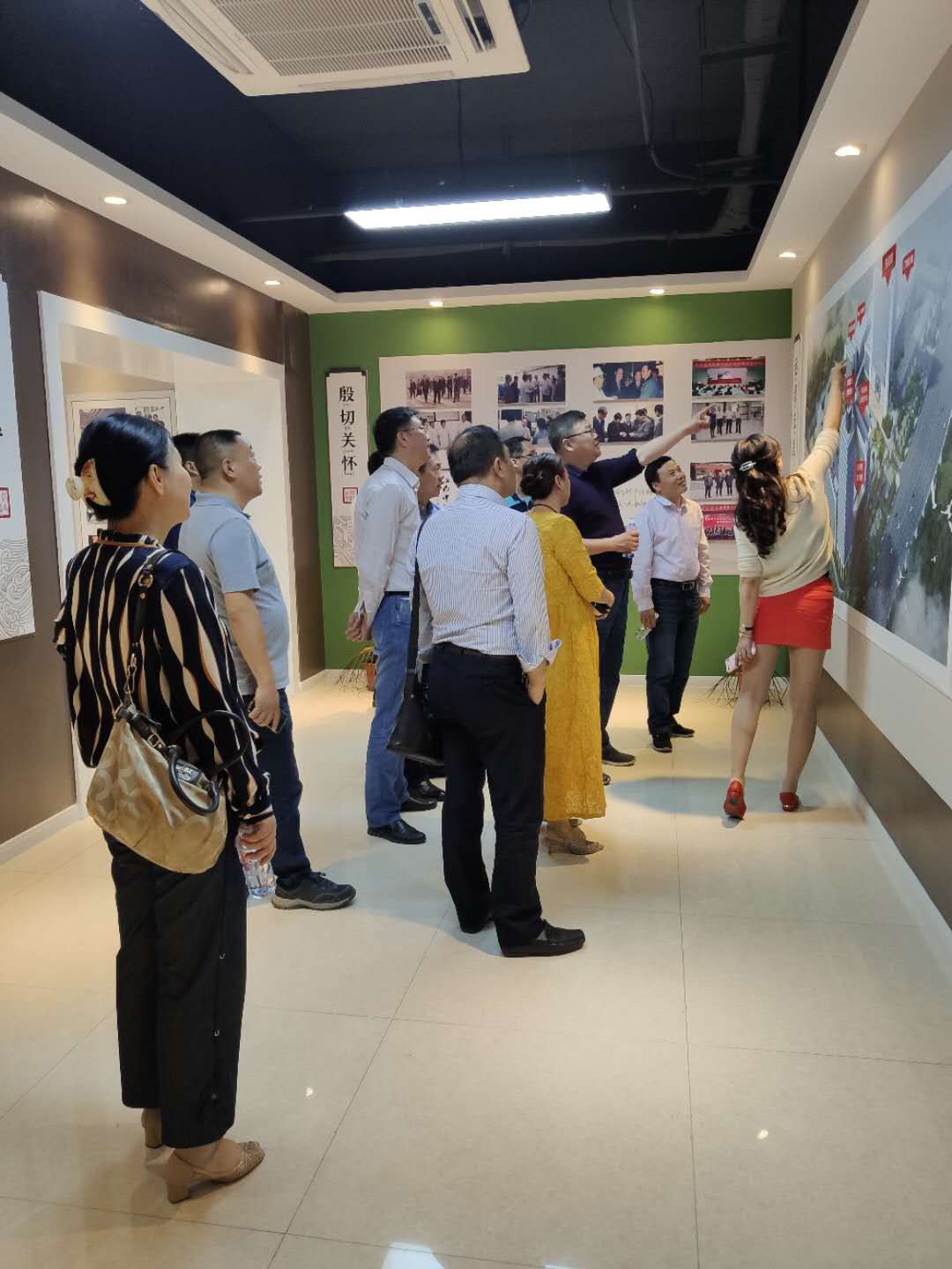 蕪湖市檢驗(yàn)協(xié)會(huì)成員來我院院史館參觀(圖1)