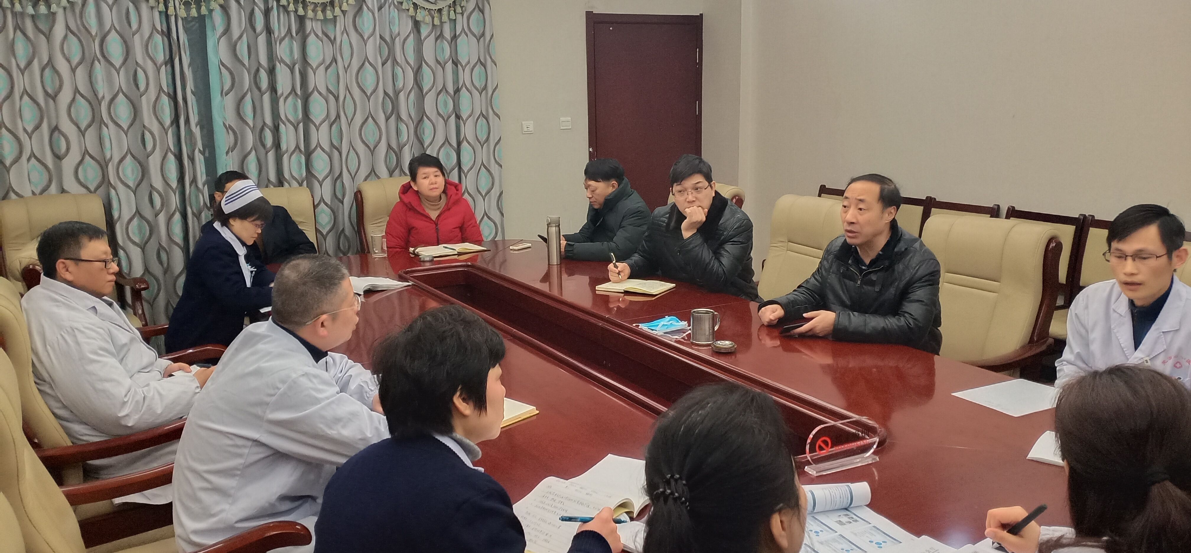 落實(shí)決策部署 堅(jiān)定信心決心——我院召開(kāi)新型冠狀病毒感染的肺炎防控工作第三次調(diào)度會(huì)(圖3)