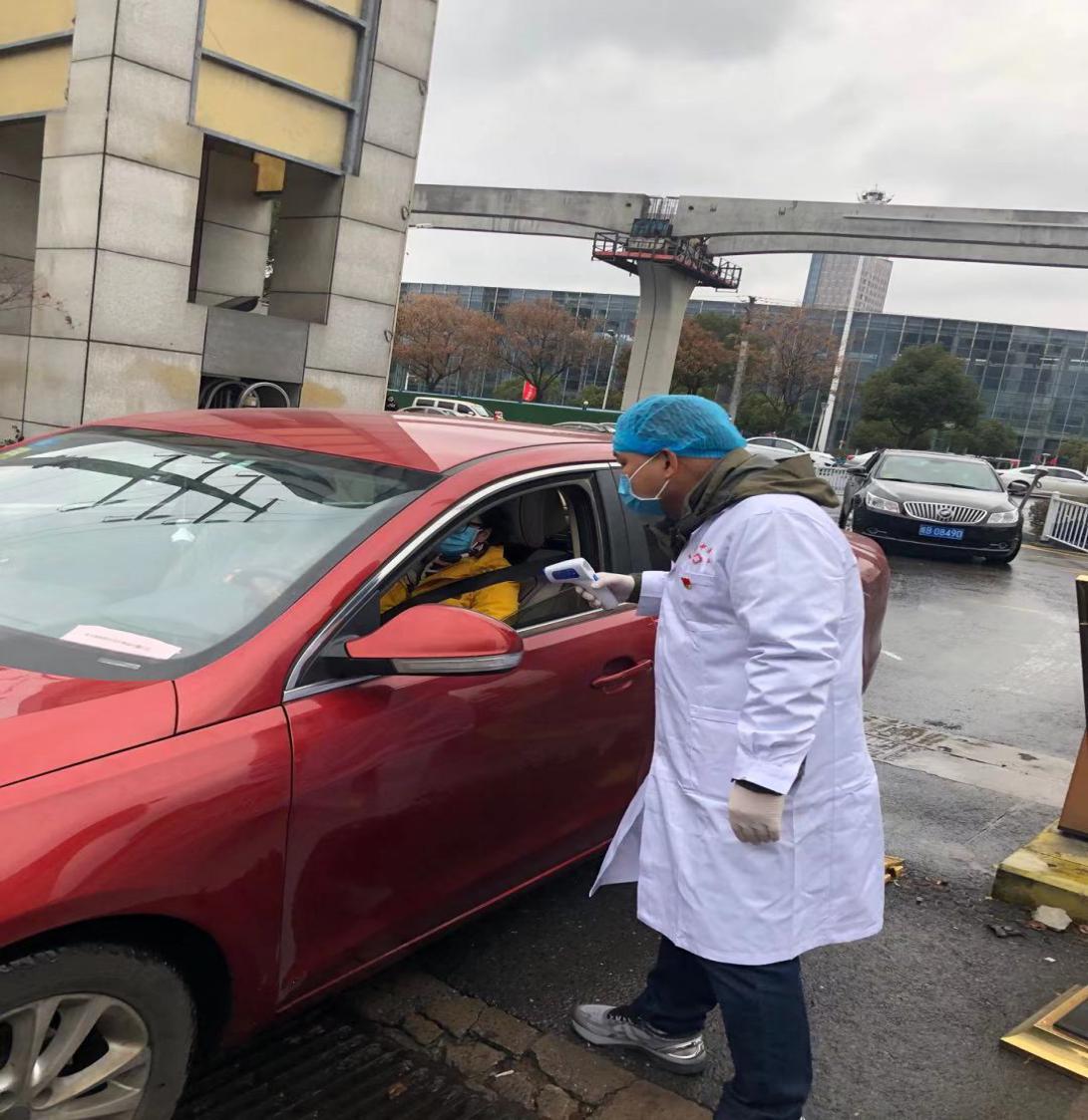 【讓黨旗在防控一線高高飄揚(yáng)】疫情防控，黨員志愿者在行動(dòng)！(圖5)