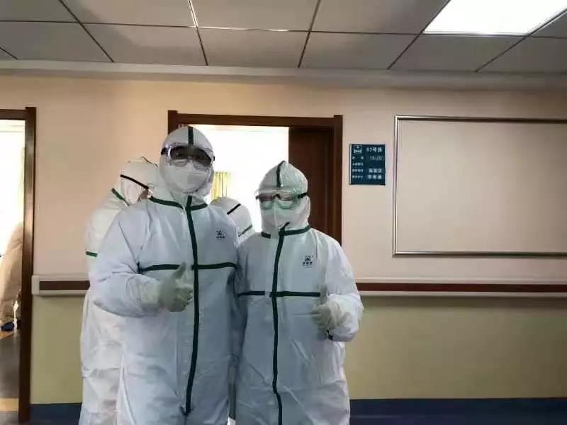 【讓黨旗在防控一線高高飄揚】戰(zhàn)勝病魔！一個都不少平安歸隊！——蕪湖市首批援助湖北醫(yī)療隊隊員的“前線日記”(圖5)