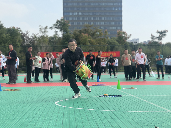 凝心聚力  “醫(yī)”路同行——我院職工代表隊(duì)參加校第20屆運(yùn)動(dòng)會(huì)開幕式和教職工趣味運(yùn)動(dòng)會(huì)(圖4)